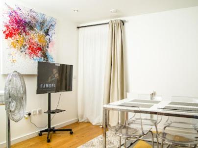 Kayz Lodge- Luxury Ensuite-private & Shared In A New House At The Olympic Village Overlooking Stratford Westfield And Tube Station Lodge Londres